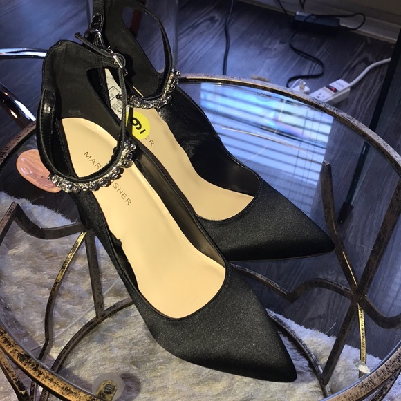 Marc Fisher Black satin pump with diamonds! - Picture 3 of 6